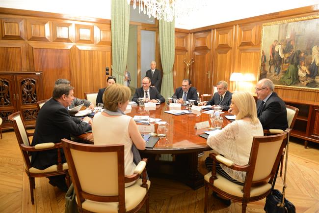 Reunión de ministro de Agricultura, Luis Planas, con Conxemar | MAPA ep reunionministroagricultura luis planas con conxemar