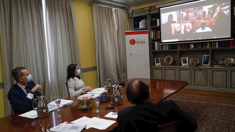 Sus Majestades los Reyes han asistido a una sesión del comité científico del Real Instituto Elcano, dedicada al análisis del impacto internacional de la pandemia. En la Sede Real Instituto Elcano, en Madrid (España), a 25 de mayo de 2020. | Casa de S.M. el Rey ep sus majestades los reyes han asistido a una sesion del comite cientifico del real instituto