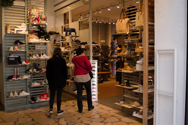 Las ventas minoristas se moderan y apenas aumentan un 0,4% en mayo