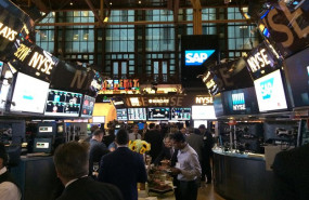 nyse dl us wall street trader trading stocks shares ny n y  new york financial finance  2