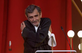 ep adolfo dominguez recoge el premio de honor de la academia de la moda espanola que otorga su