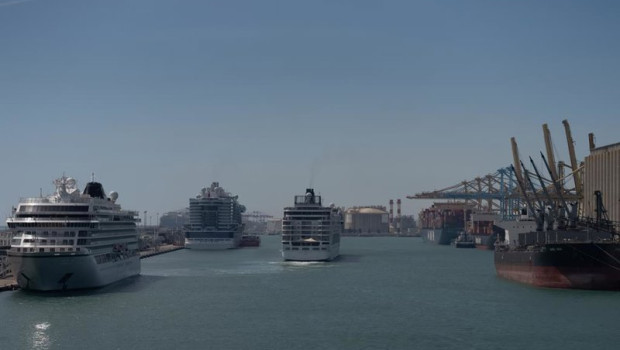 ep archivo   el buque msc armonia zarpa del puerto de barcelona a 4 de abril de 2024 en barcelona