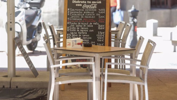 ep archivo   mesa vacia en la terraza de un restaurante de madrid espana a 22 de junio de 2020 entre