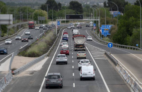 ep archivo   vehiculos en una autovia espanola