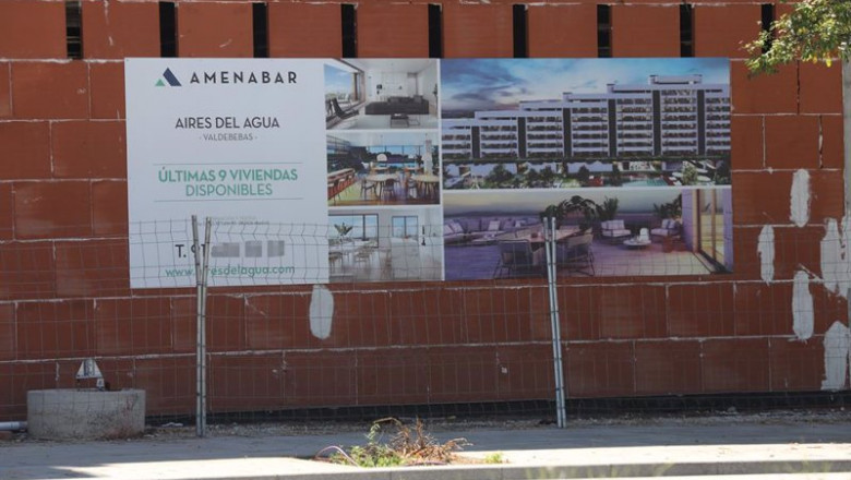 Cartel de una promotora anunciando la construcción de un edificio de viviendas en Madrid (España), a 6 de julio de 2020. | Marta Fernández Jara - Europa Press - Archivo ep cartel de una promotora anunciando la construccion de un edificio de viviendas en madrid espana a
