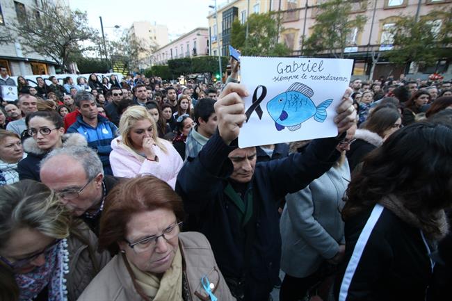 Concentración en Almería tras la muerte de Gabriel Cruz | EUROPA PRESS ep concentracionalmeriala muertegabriel cruz