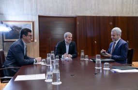 ep el consejero de obras publicas del gobierno de canarias pablo rodriguez el presidente del