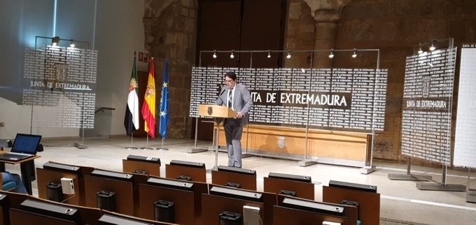 El consejero de Sanidad, José María Vergeles, en rueda de prensa | JUNTA DE EXTREMADURA ep el consejero de sanidad jose maria vergeles en rueda de prensa 20200403144302
