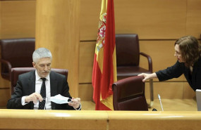 ep el ministro de interior fernando grande-marlaska se coloca la mascarilla durante su comparecencia