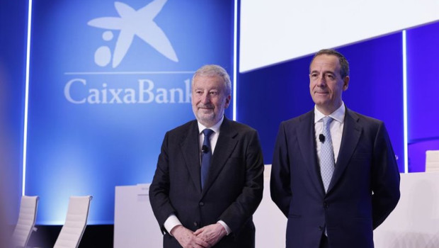 ep el presidente de caixabank tomas muniesa i y el consejero delegado de caixabank gonzalo cortazar