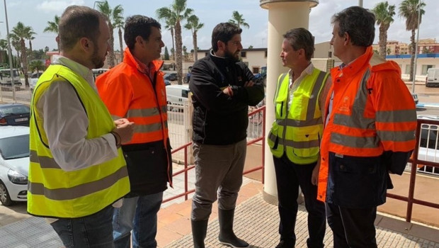 ep el presidente en los alcazares donde todavia se evacua a los vecinos y se ha necesitado pedir