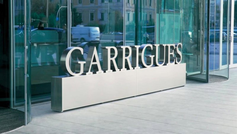 ep entrada de garrigues en la sede corporativa de las madrilenas torres de colon