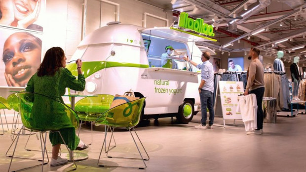 ep food truck en una tienda primark