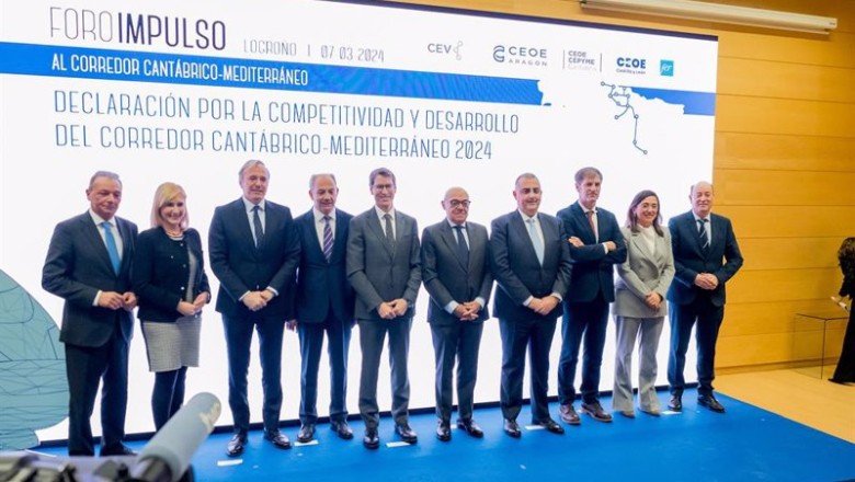 ep foto de grupo del foro impulso al corredor cantabrico mediterraneo celebrado en logrono ep foto de grupo del foro impulso al corredor cantabrico mediterraneo celebrado en logrono