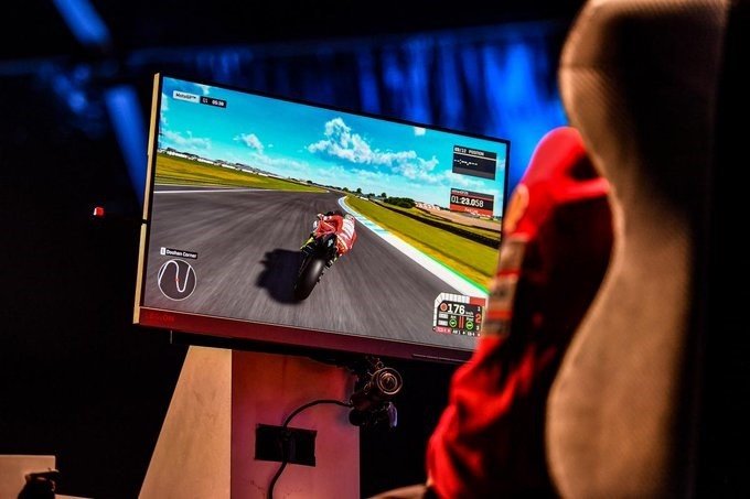 ep imagen de un evento esport del videojuego oficial de motogp ep imagen de un evento esport del videojuego oficial de motogp