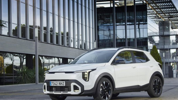 ep kia actualiza su modelo stonic y mantiene sus gamas de gasolina e hibrida desde 19190 euros en ep kia actualiza su modelo stonic y mantiene sus gamas de gasolina e hibrida desde 19190 euros en