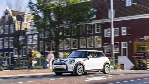 ep la version nanuq white del mini cooper se resolute edition