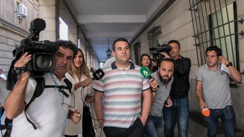 Jesús Prieto - Europa Press ep miembros de la manada firmanlos juzgadossevilla