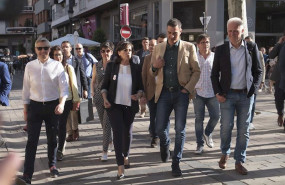 ep pedro sanchez concha andreu y pablo hermoso de mendoza en un acto del psoe en logrono