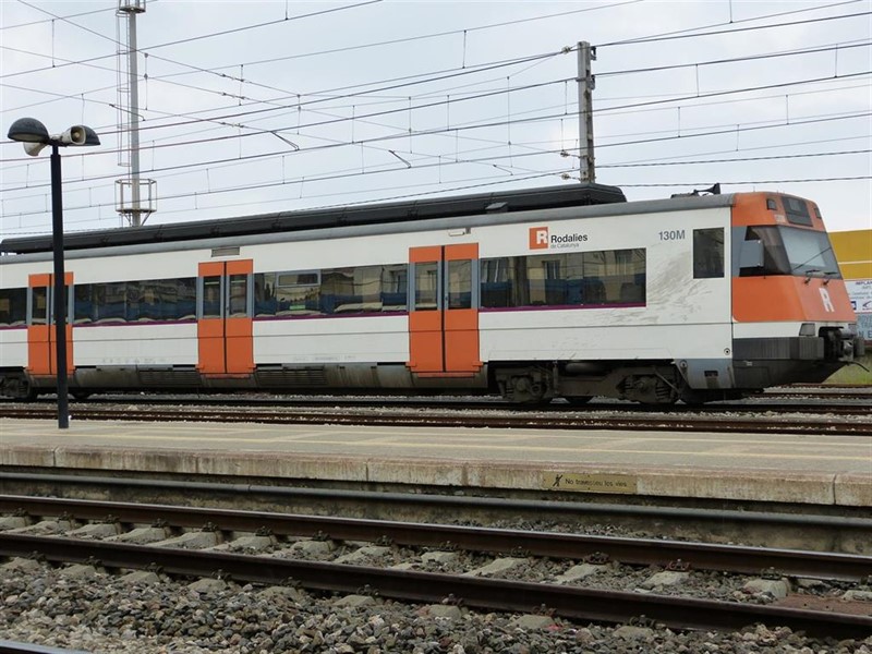 https://img6.s3wfg.com/web/img/images_uploaded/3/0/ep_trenrodalies_ave_rodalies_vies.jpg