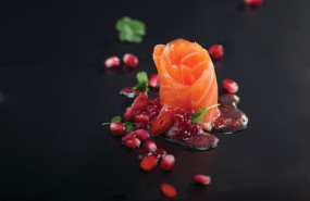 smoked salmon with spicy raspberry sauce and pomegranate 20251217151330 smoked salmon with spicy raspberry sauce and pomegranate 20251217151330