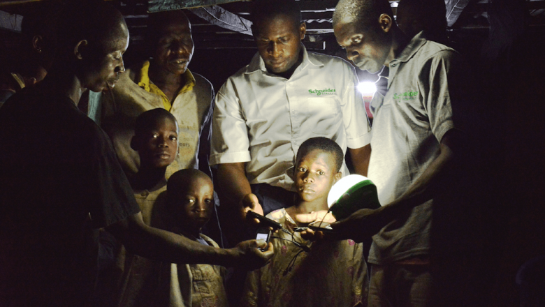 1570178396 homaya family