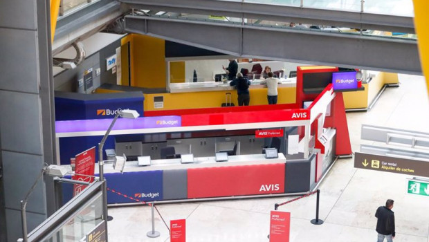 ep archivo   budget y avis en el aeropuerto adolfo suarez madrid barajas