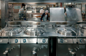 ep archivo   comedor del hospital virgen del rocio sevilla