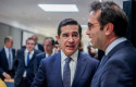 ep archivo   el presidente del bbva carlos torres vila i y el ministro de economia comercio y