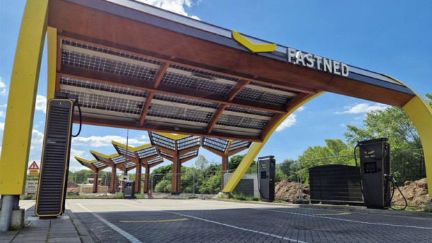 ep archivo   fastned dispara sus ingresos un 40 y marca record de suministro electrico en el primer
