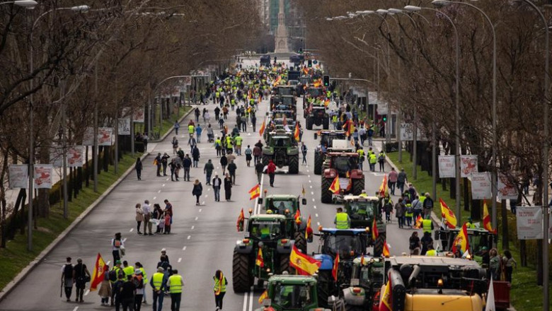Archivo - Imagen de archivo de una tractorada por el centro de Madrid en marzo de 2024. | Alejandro Martínez Vélez - Europa Press - Archivo ep archivo imagen de archivo de una tractorada por el centro de madrid en marzo de 2024