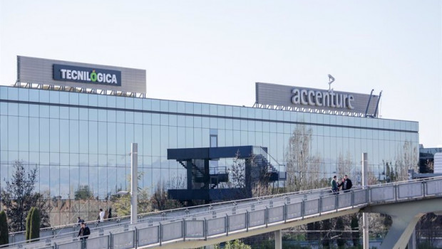 ep archivo   sedes de la empresas tecnilogica y accenture en el parque empresarial la finca de
