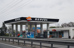 ep archivo   una estacion de servicio de repsol