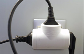 ep archivo   varios cables conectados a un ladron en un enchufe a 28 de octubre de 2021 en madrid