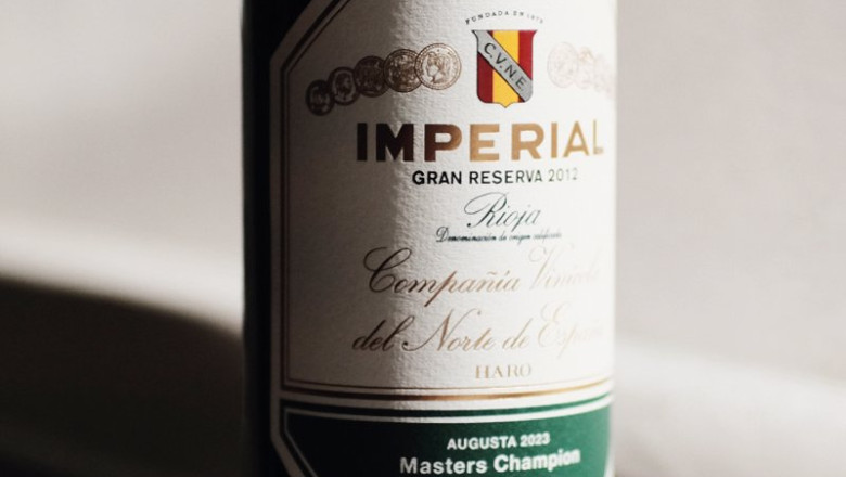 ep botella de vino de cvne para la cena del masters de agusta en homenaje a jon rahm ep botella de vino de cvne para la cena del masters de agusta en homenaje a jon rahm
