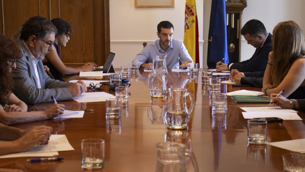 ep bustinduy se reune con el consejo de consumidores y usuarios