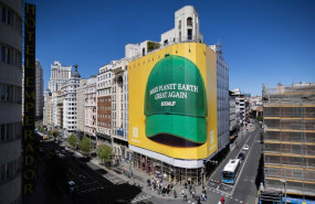 ep campana de ecoalf en la calle madrilena de gran via