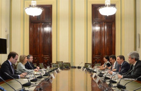 ep el ministro de agricultura pesca y alimentacion luis planas se reune con la comisaria de salud y