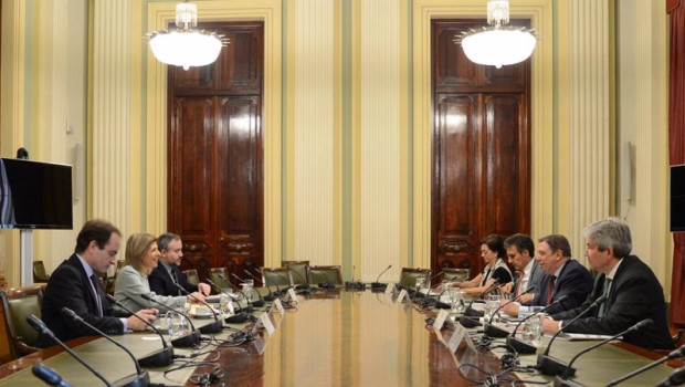 ep el ministro de agricultura pesca y alimentacion luis planas se reune con la comisaria de salud y
