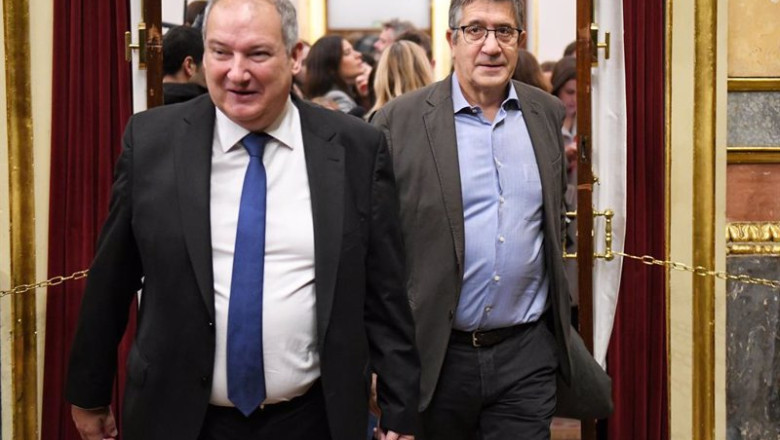 ep el ministro de industria jordi hereu i y el portavoz del psoe patxi lopez d llegan a un pleno en ep el ministro de industria jordi hereu i y el portavoz del psoe patxi lopez d llegan a un pleno en