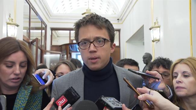 Errejón y Margallo declaran en los pasillos del Congreso de los Diputados | EUROPA PRESS ep errejonmargallo declaranlos pasilloscongresolos diputados