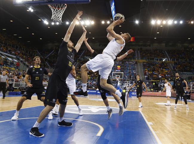 Iberostar Tenerife - Real Madrid durante la Copa del Rey | ACB MEDIA - Archivo ep iberostar tenerife - real madrid durantecoparey