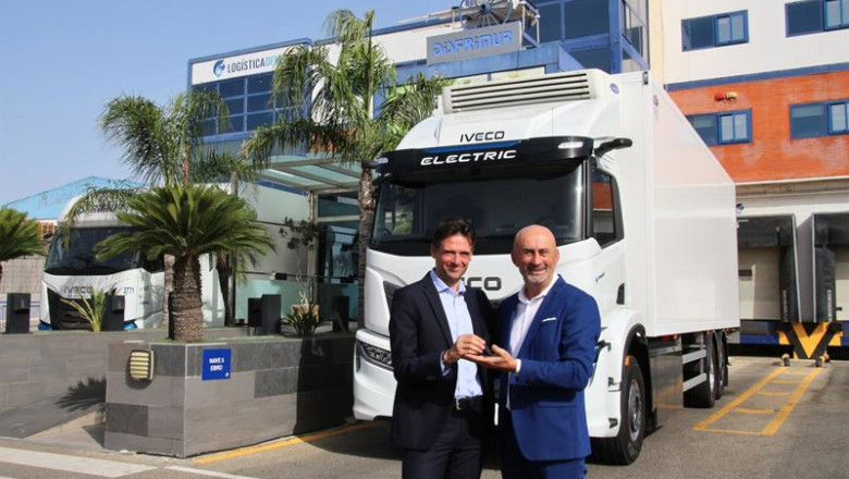 ep iveco entrega a disfrimur el primer camion pesado 100 electrico de la marca en espana