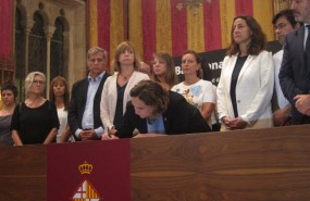 ep la alcaldesabarcelona acolau firmalibrocondolencias