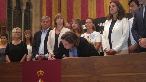 ep la alcaldesabarcelona acolau firmalibrocondolencias