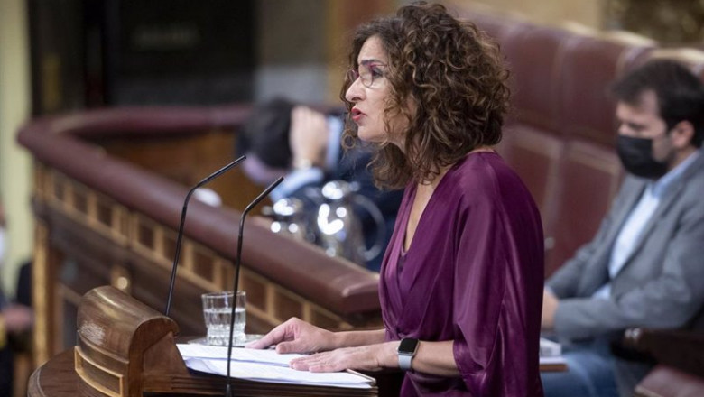 La ministra de Hacienda, María Jesús Montero, este miércoles en el Congreso. | Alberto Ortega - Europa Press ep la ministra de hacienda maria jesus montero este miercoles en el congreso