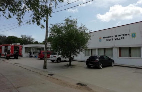 ep los bomberos del sepei desinfctan la residencia de mayores de villasbuenas de gata