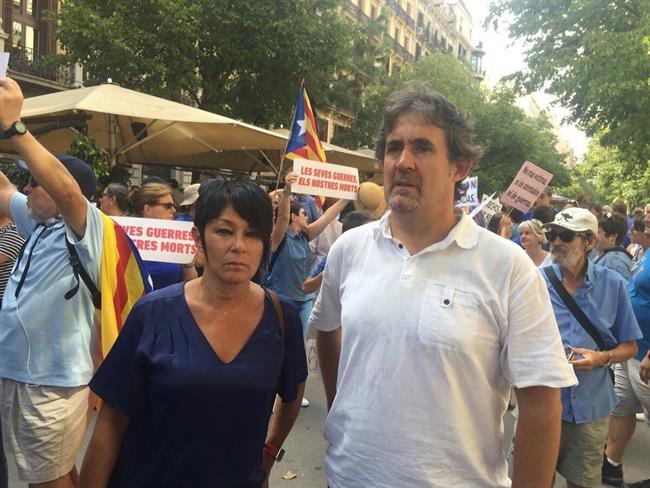 Maddalen Iriarte y Pello Urizar en la manifestación de Barcelona | EH BILDU ep maddalen iriartepello urizarla manifestacionbarcelona