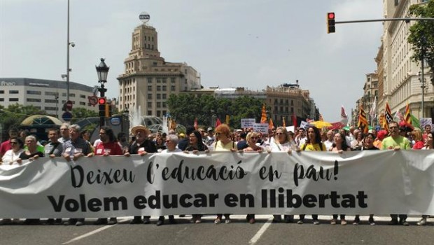 ep manifestacionla comunidad educativabarcelona