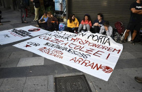 ep manifestantes independentistas se concentran en las inmediaciones de la audiencia nacional para